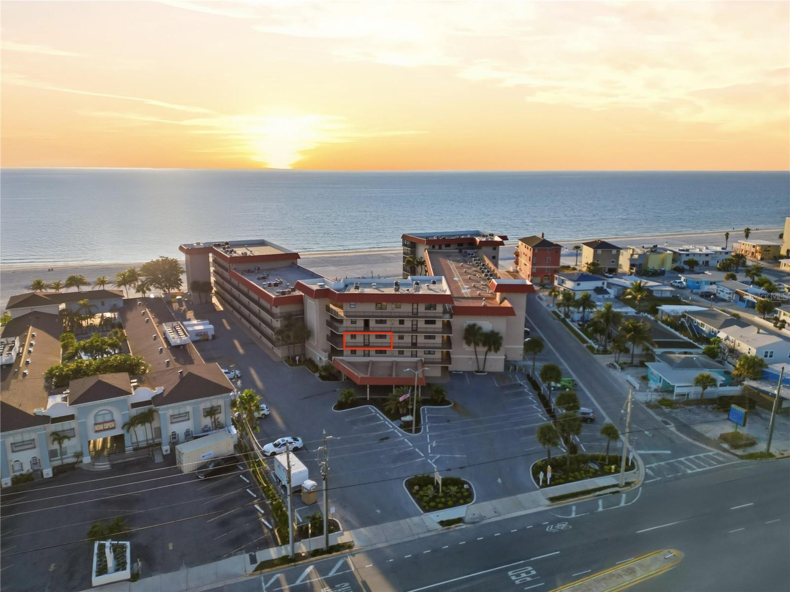 17580 GULF BLVD #302, REDINGTON SHORES, FL, 33708