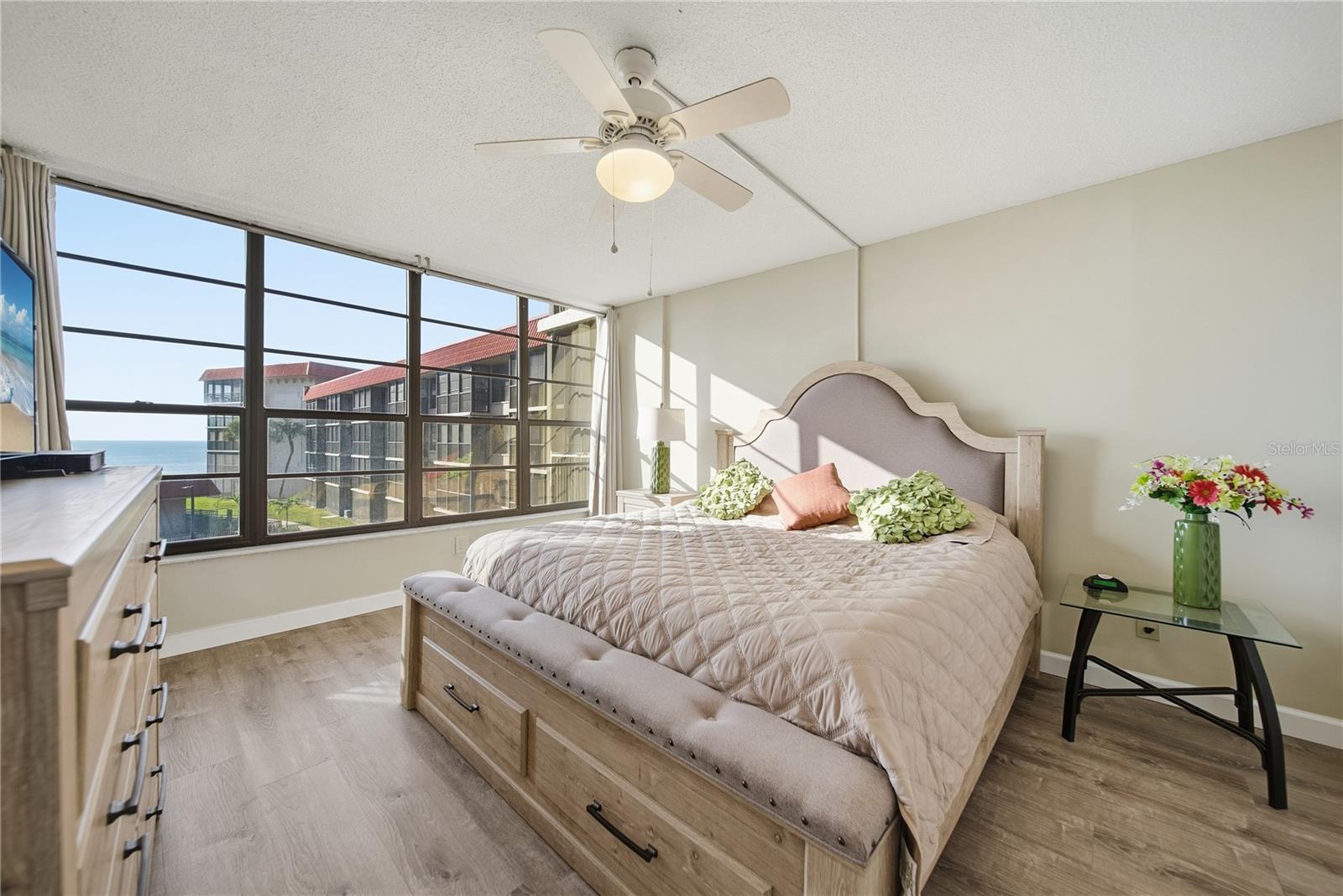 17580 GULF BLVD #302, REDINGTON SHORES, FL, 33708