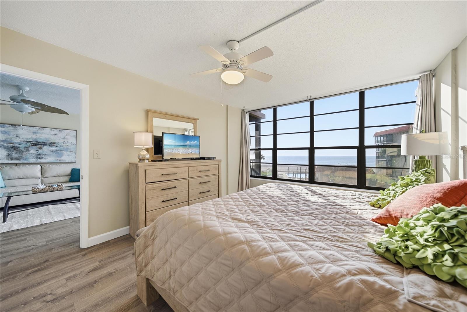 17580 GULF BLVD #302, REDINGTON SHORES, FL, 33708