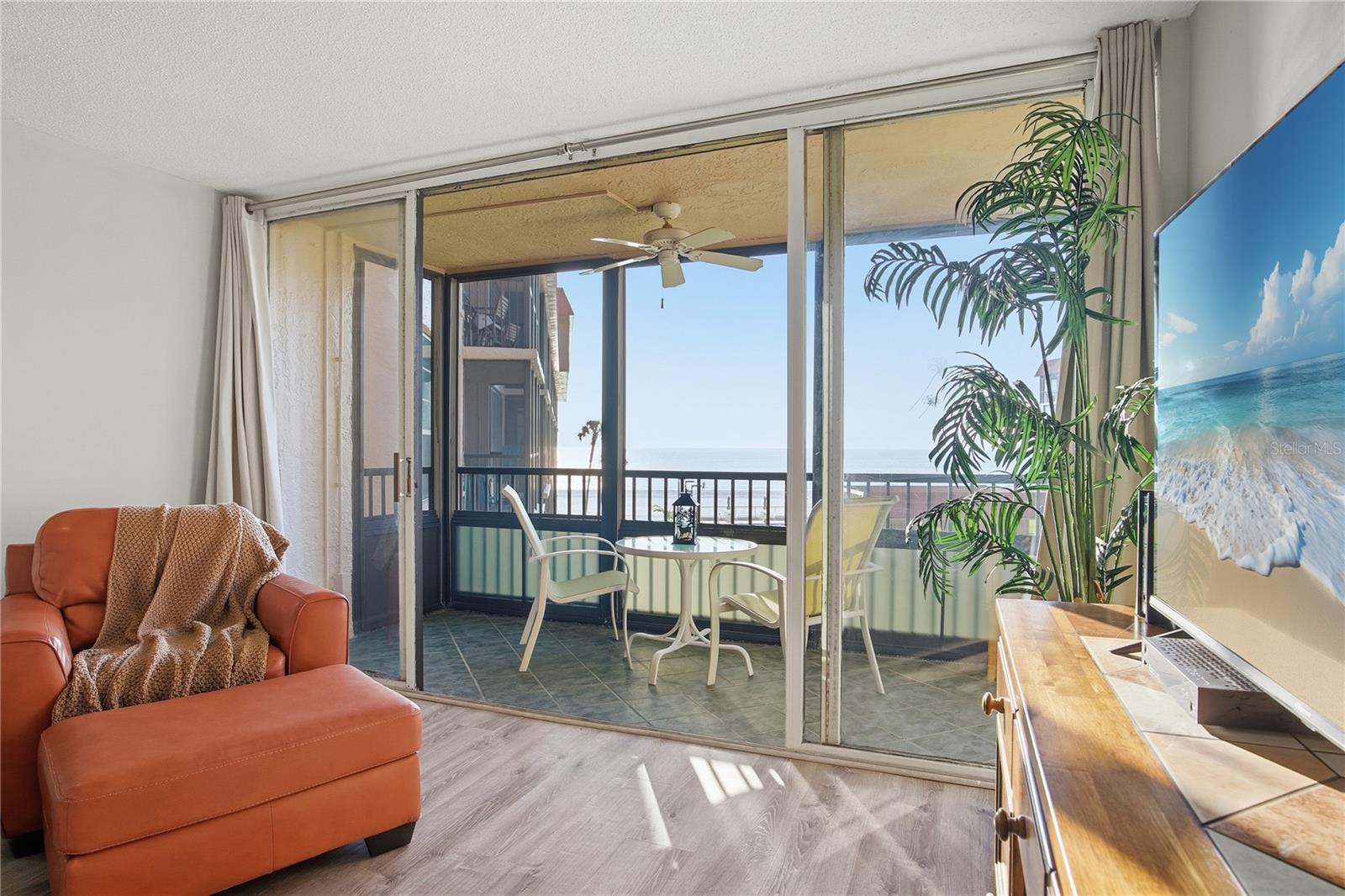 17580 GULF BLVD #302, REDINGTON SHORES, FL, 33708