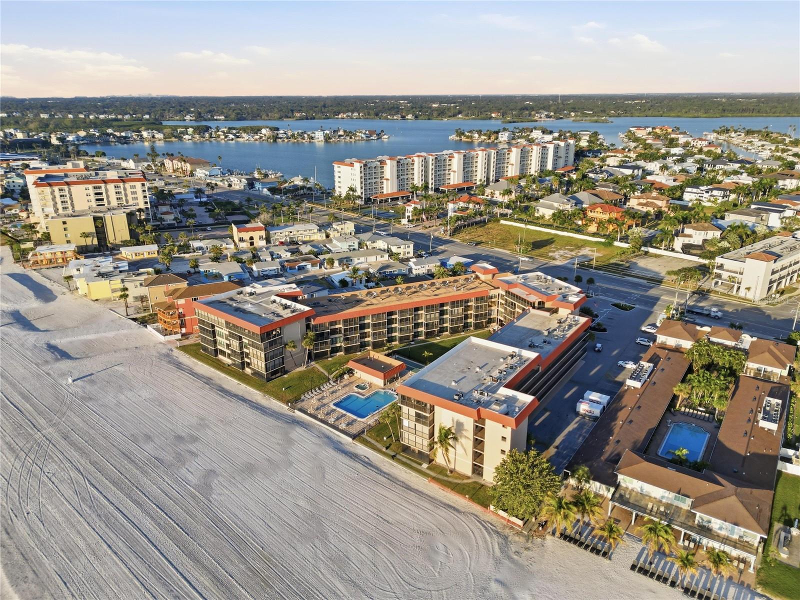 17580 GULF BLVD #302, REDINGTON SHORES, FL, 33708