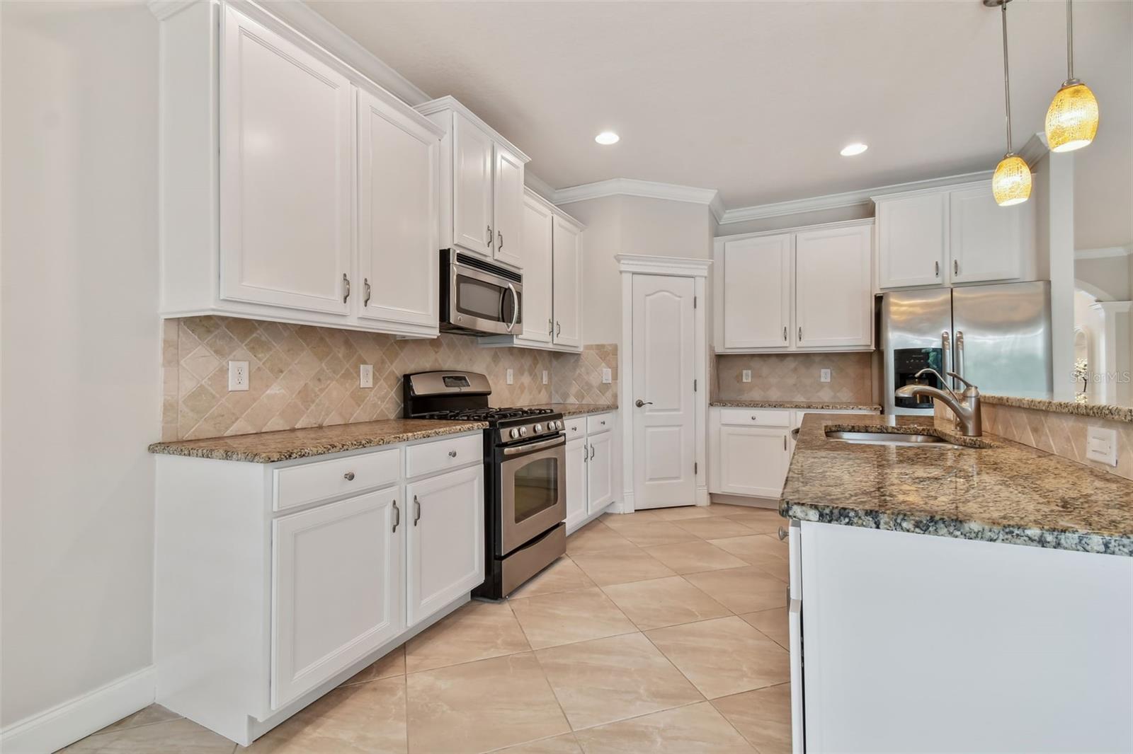 8112 36TH ST E, SARASOTA, FL, 34243