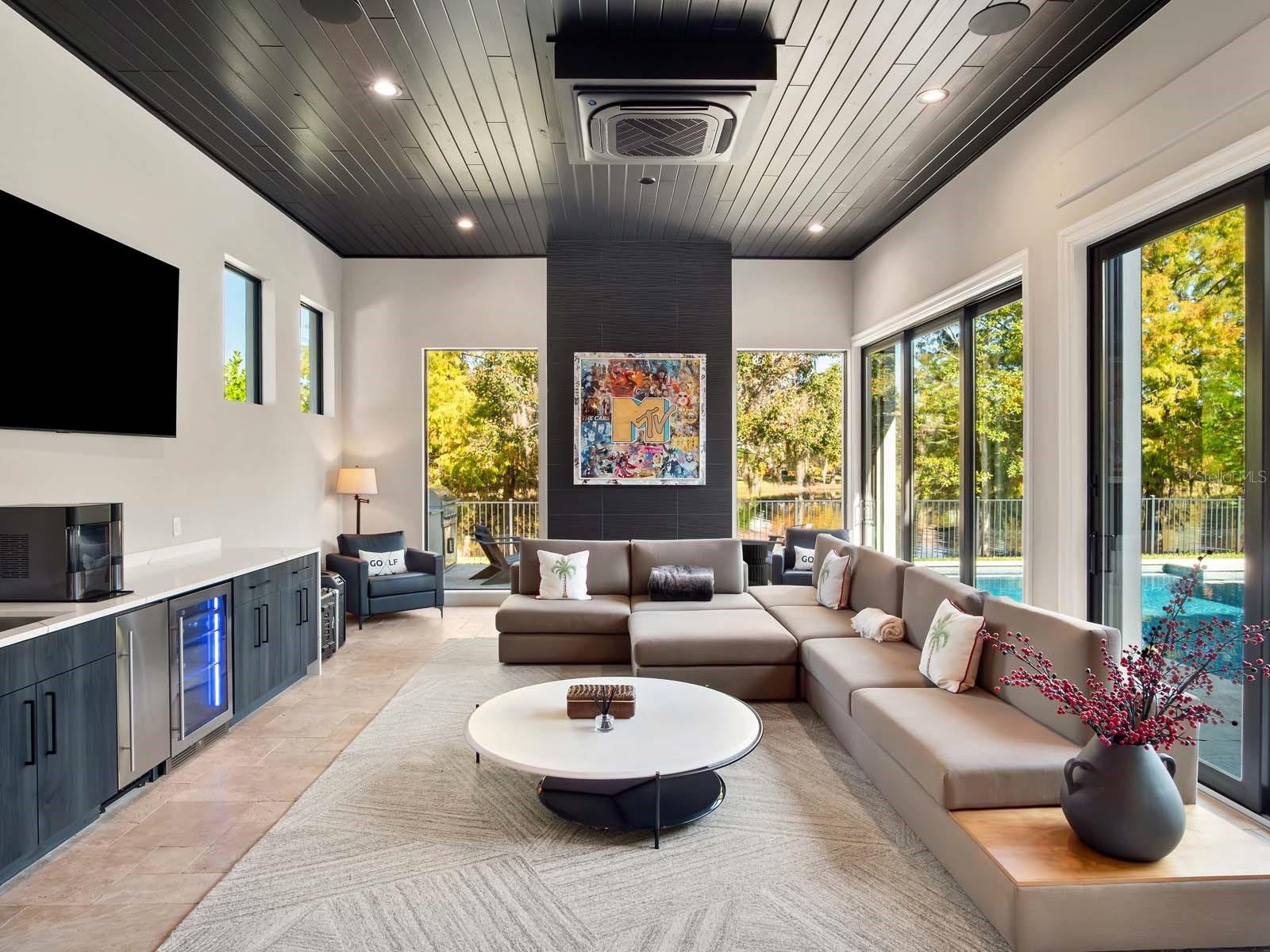 O6361544 Property Photo