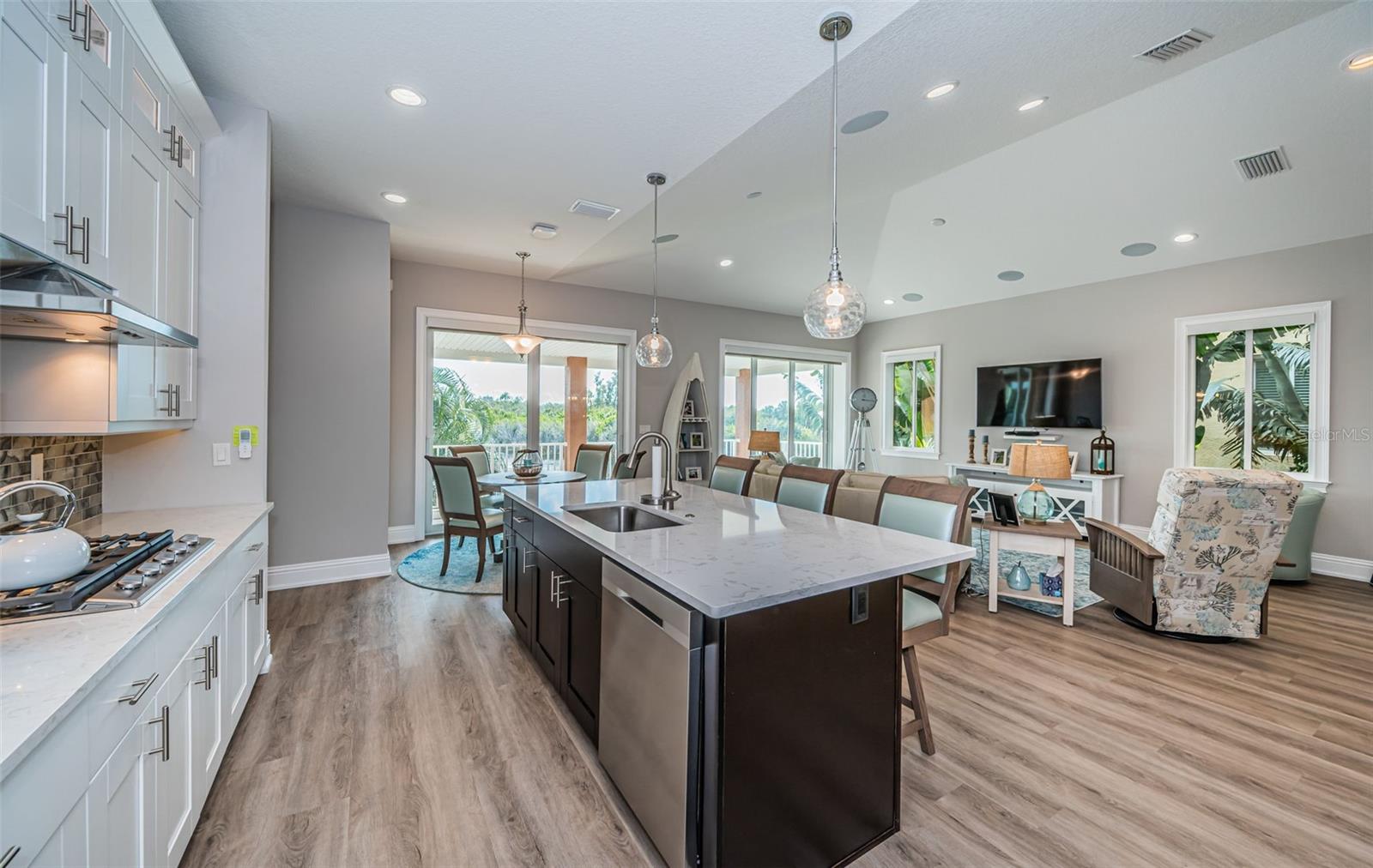 17 FRANKLIN CT S #D, ST PETERSBURG, FL, 33711