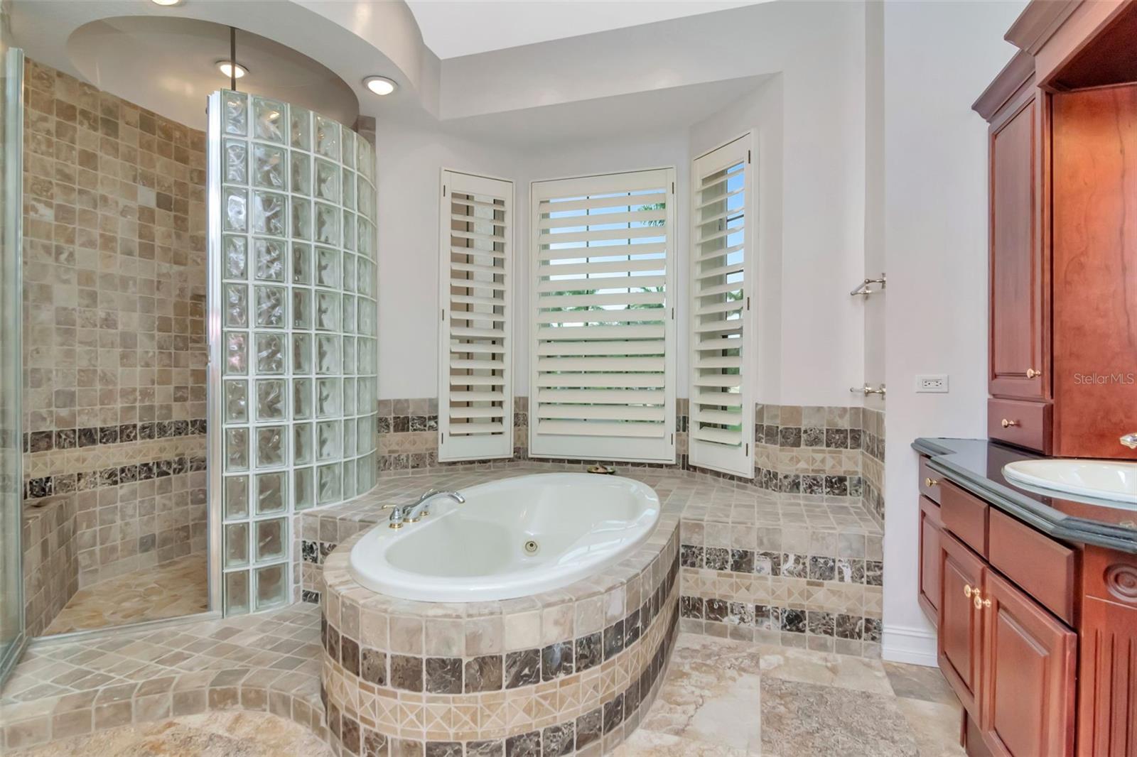 7680 PARADISE POINTE CIR S, ST PETERSBURG, FL, 33711