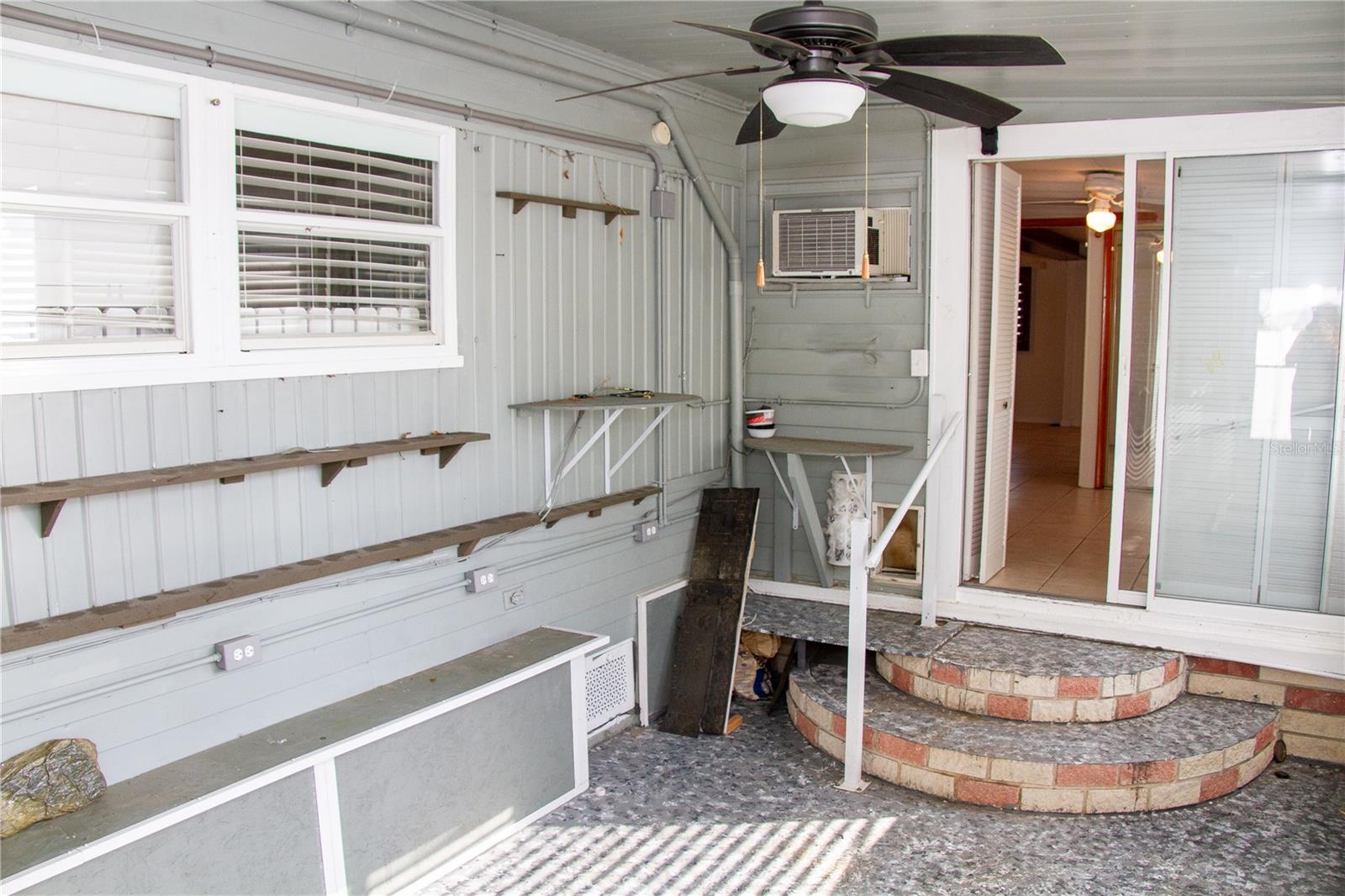 TB8449289 Property Photo