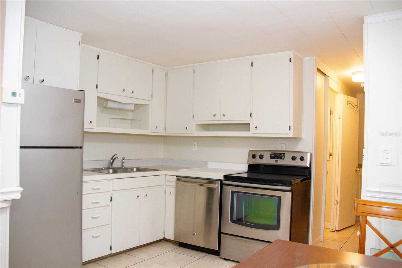 TB8449289 Property Photo