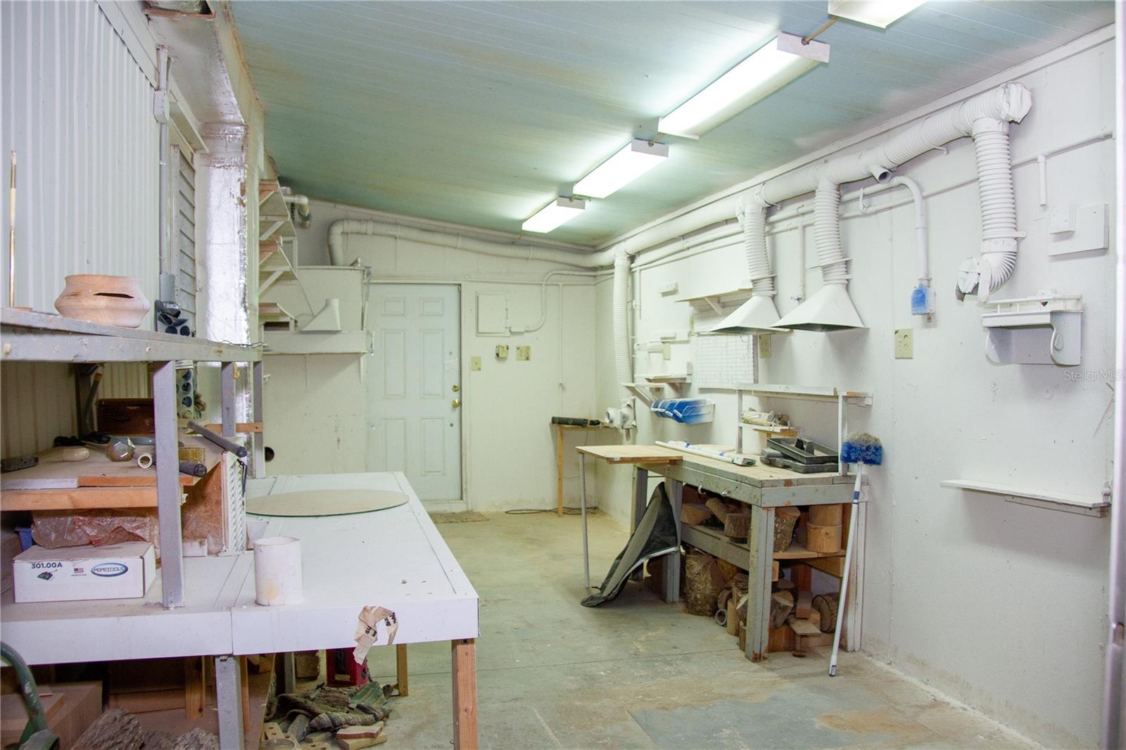 TB8449289 Property Photo