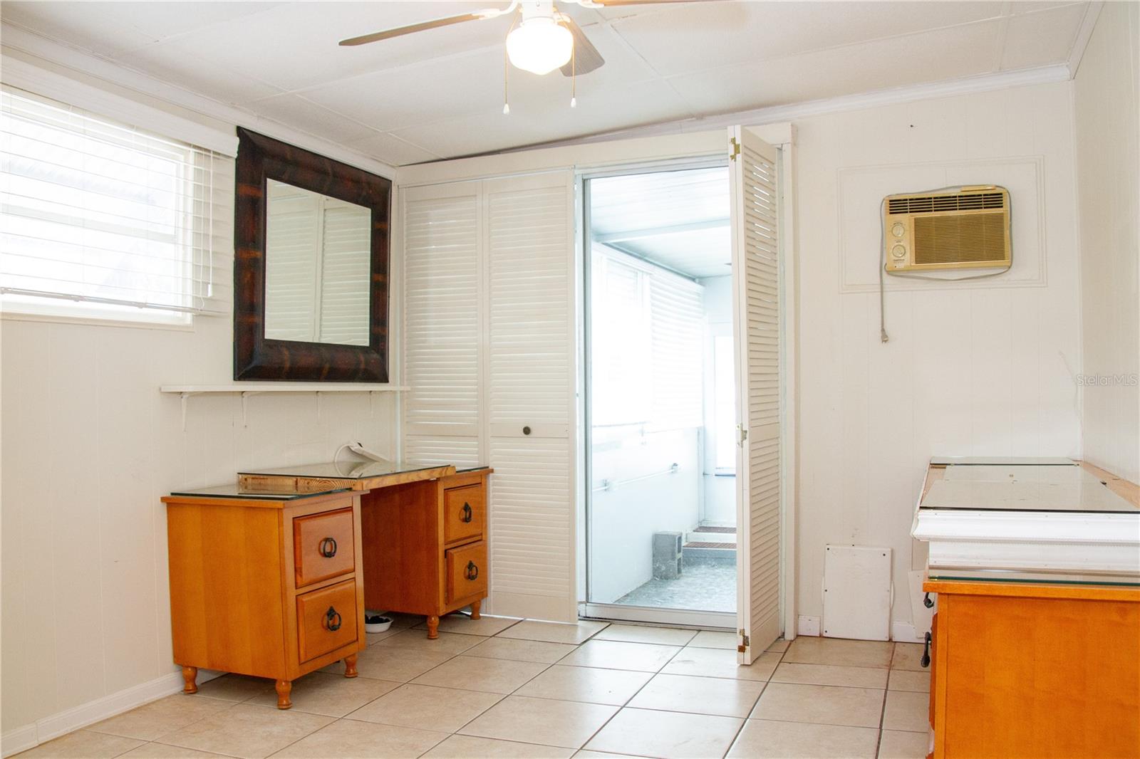 TB8449289 Property Photo