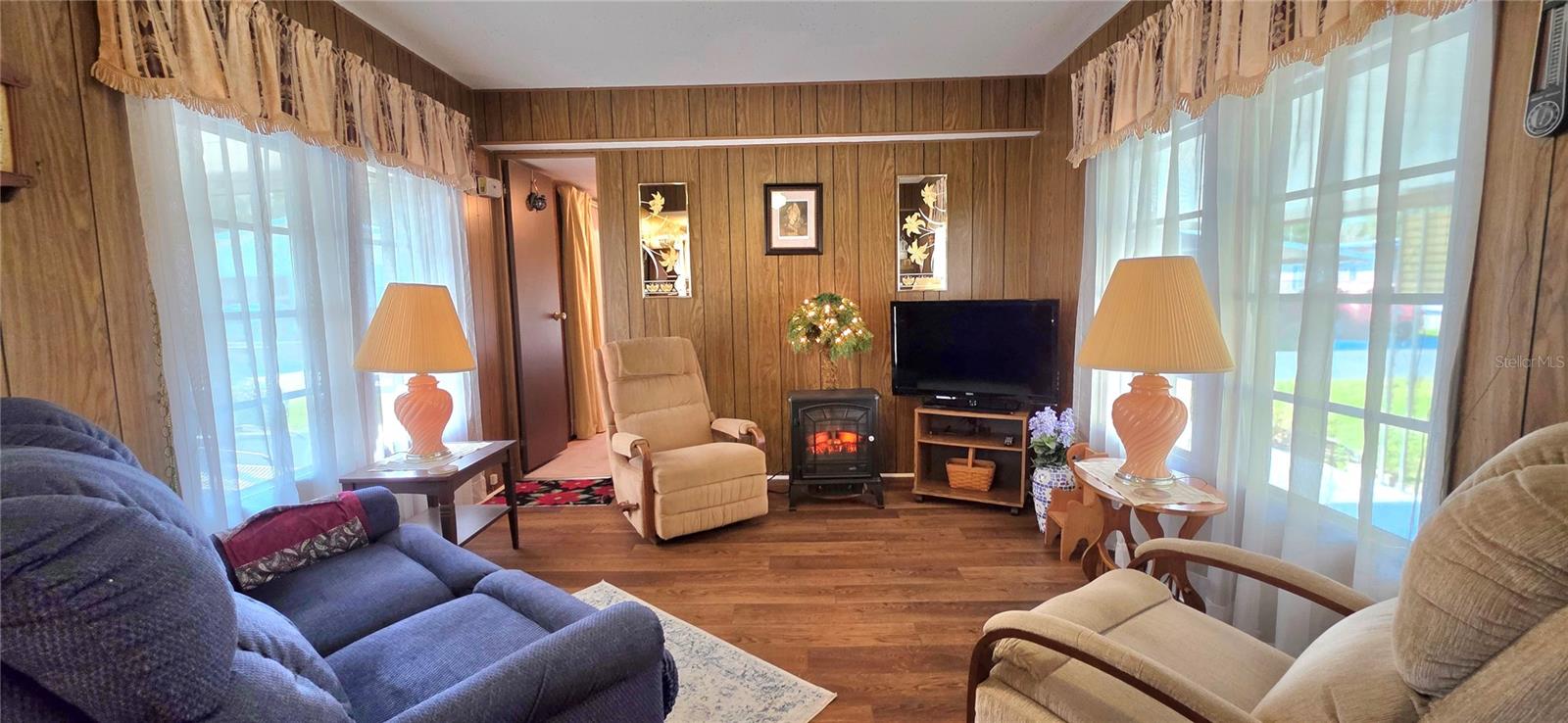 TB8449299 Property Photo