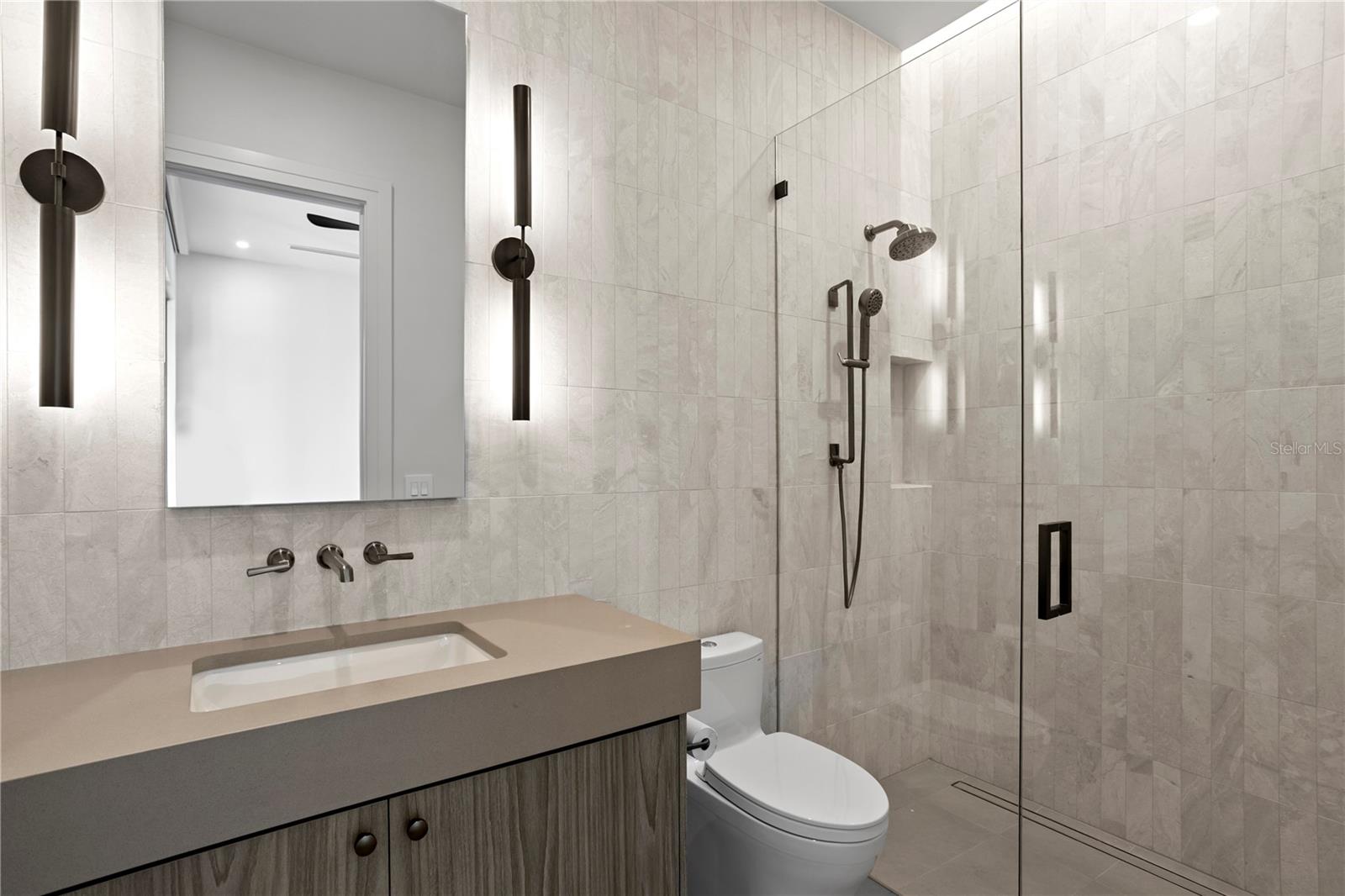 TB8449312 Property Photo