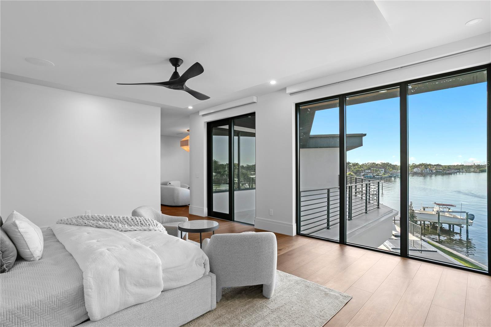 TB8449312 Property Photo