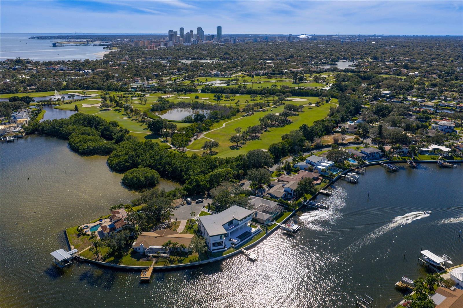 TB8449312 Property Photo