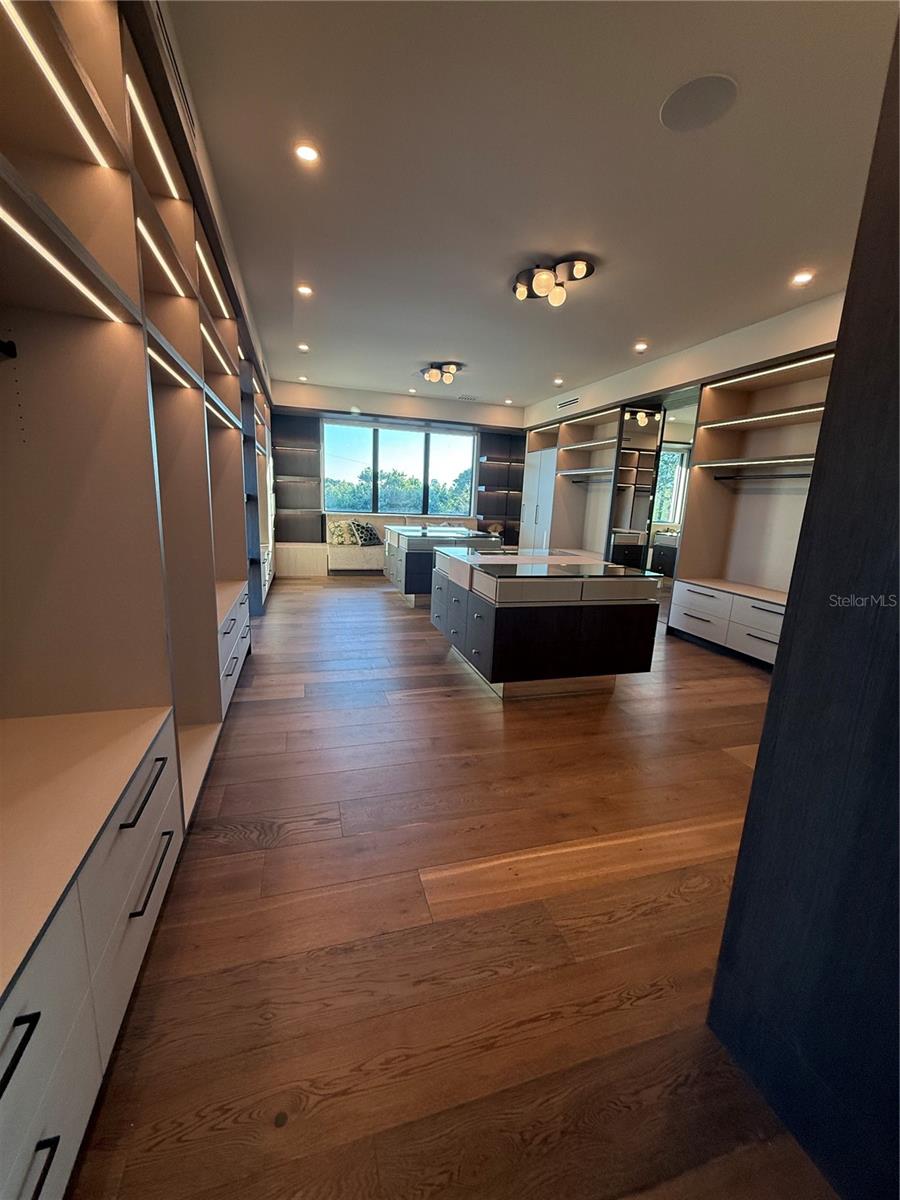 TB8449312 Property Photo