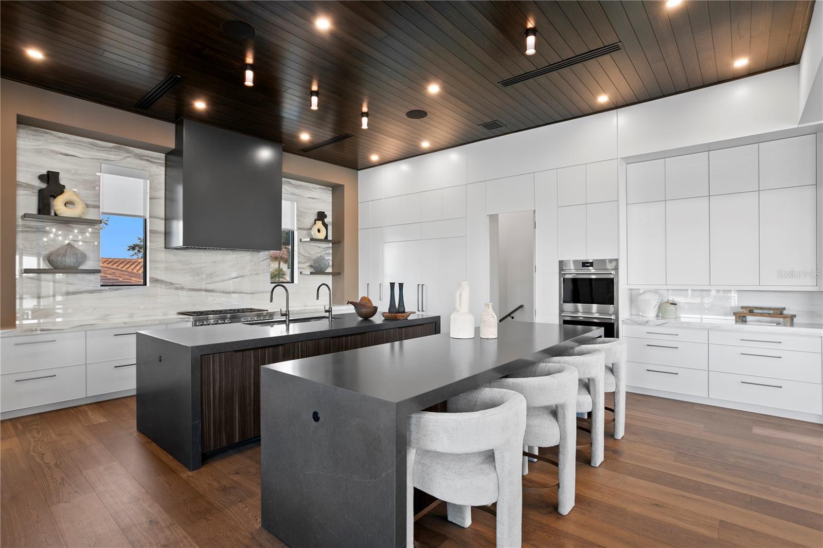 TB8449312 Property Photo