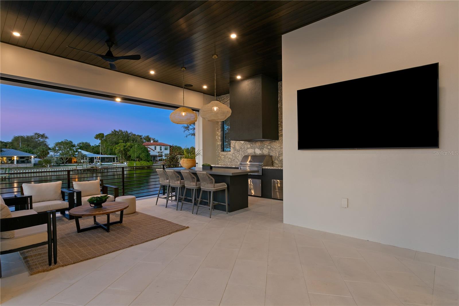 TB8449312 Property Photo