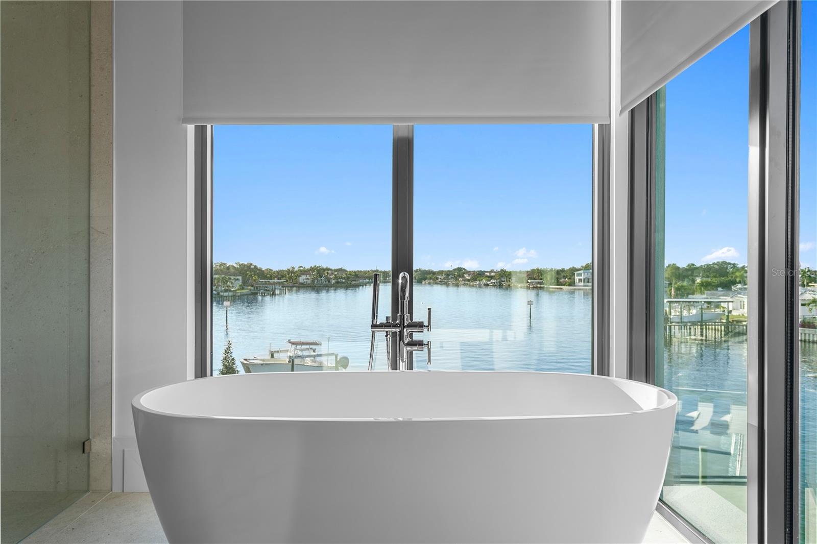 TB8449312 Property Photo