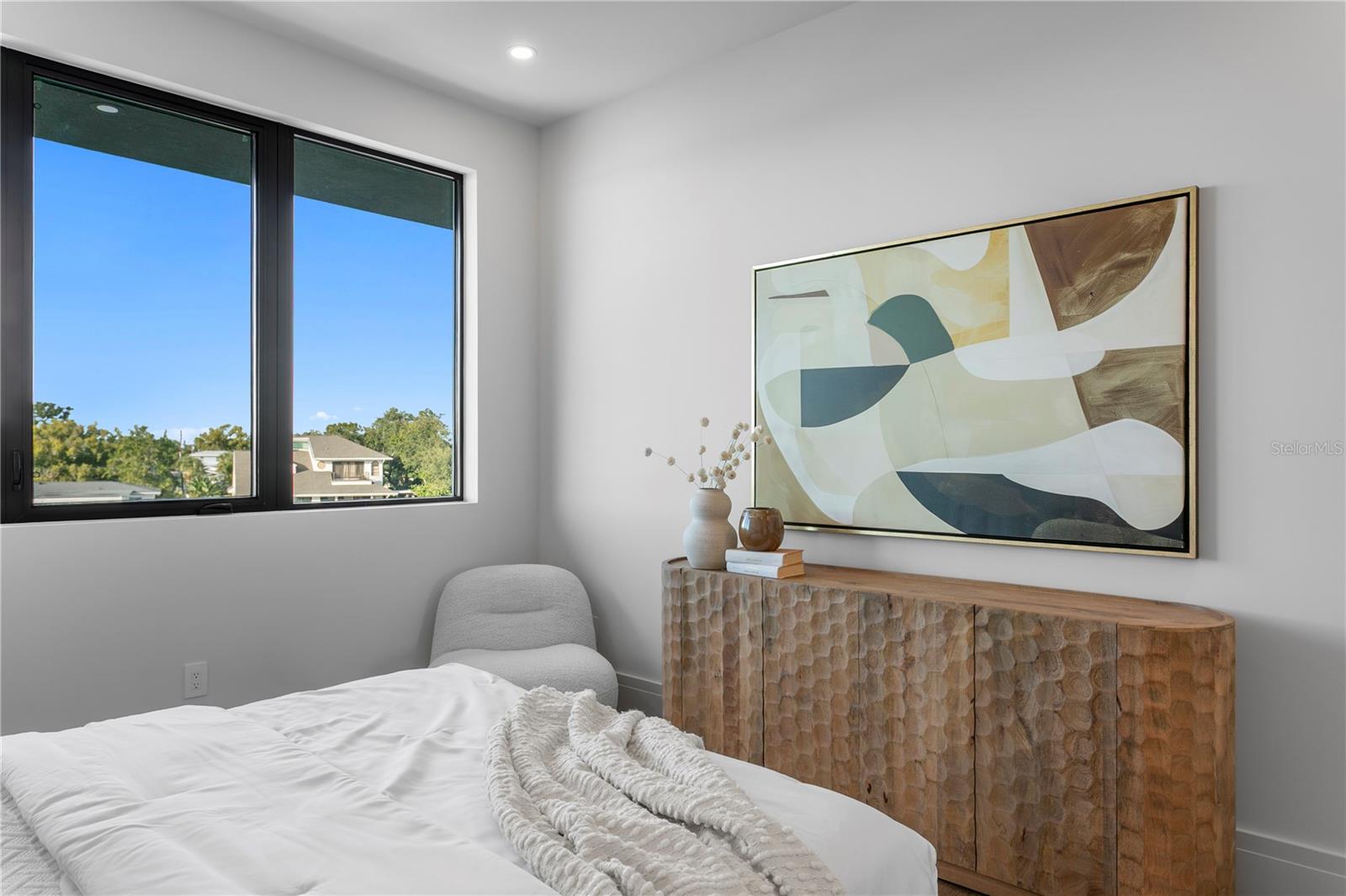 TB8449312 Property Photo