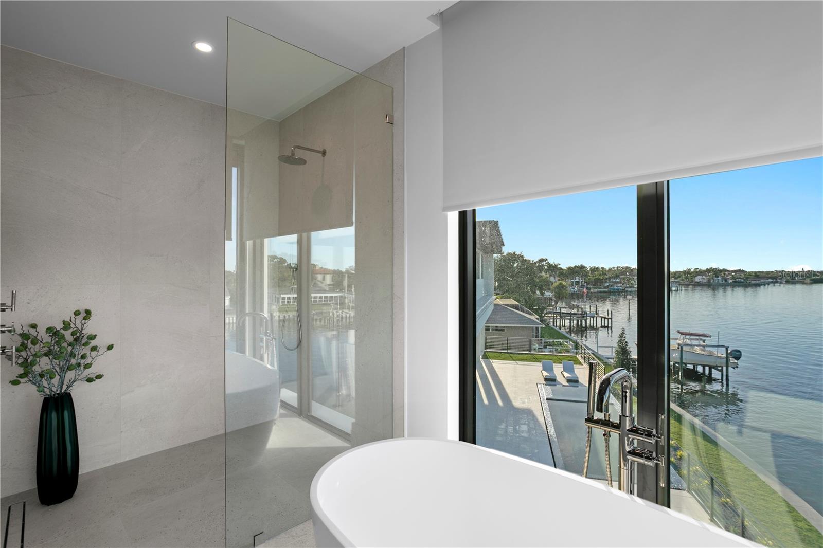 TB8449312 Property Photo