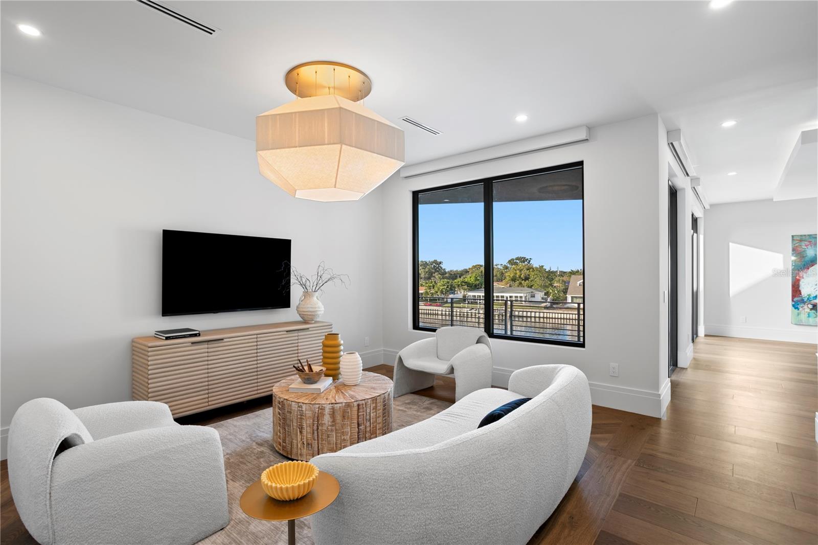 TB8449312 Property Photo