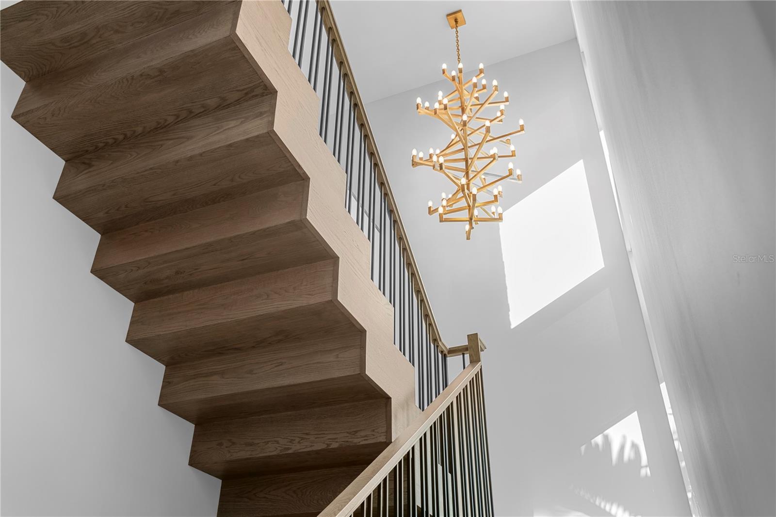 TB8449312 Property Photo