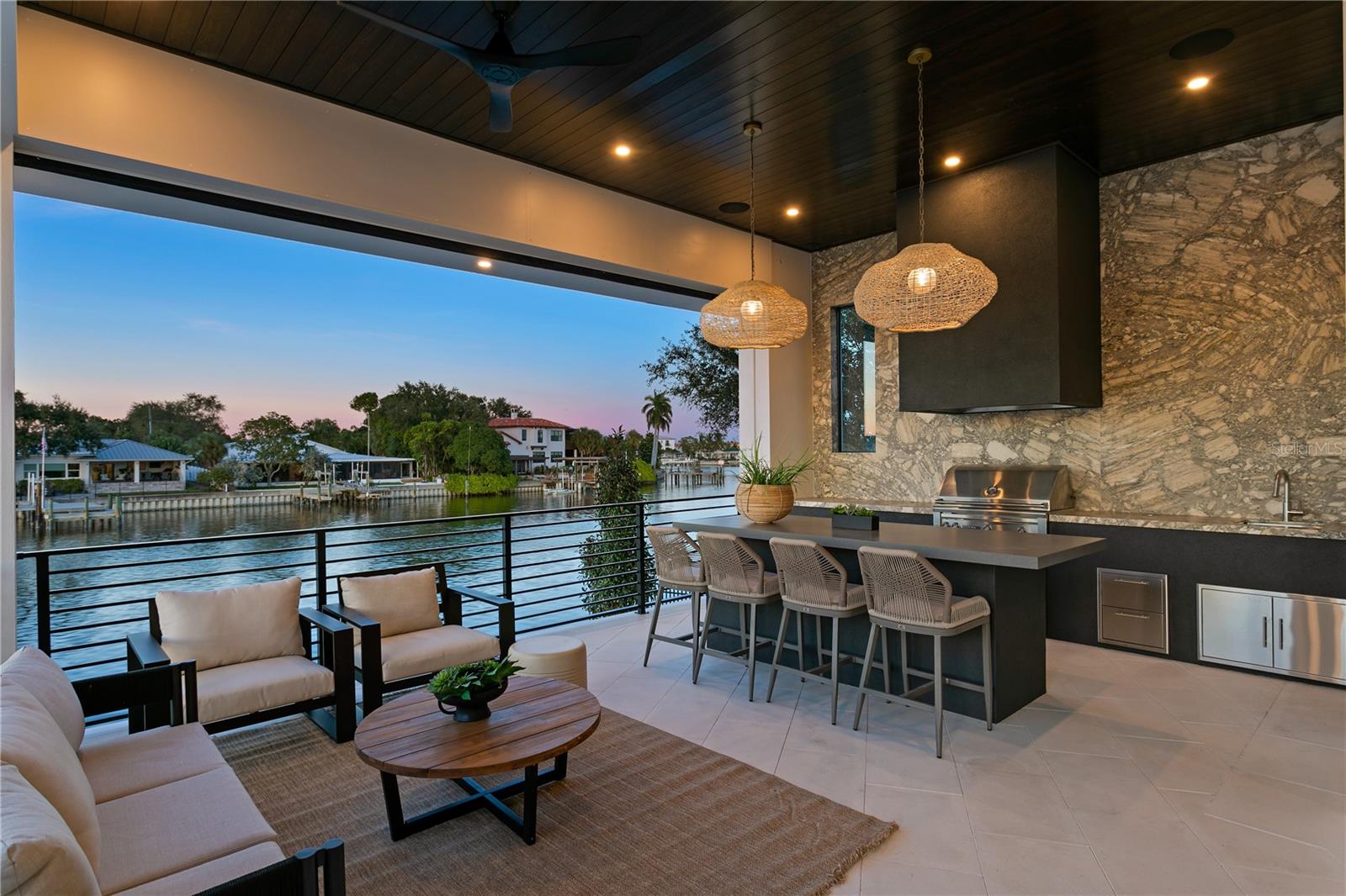 TB8449312 Property Photo