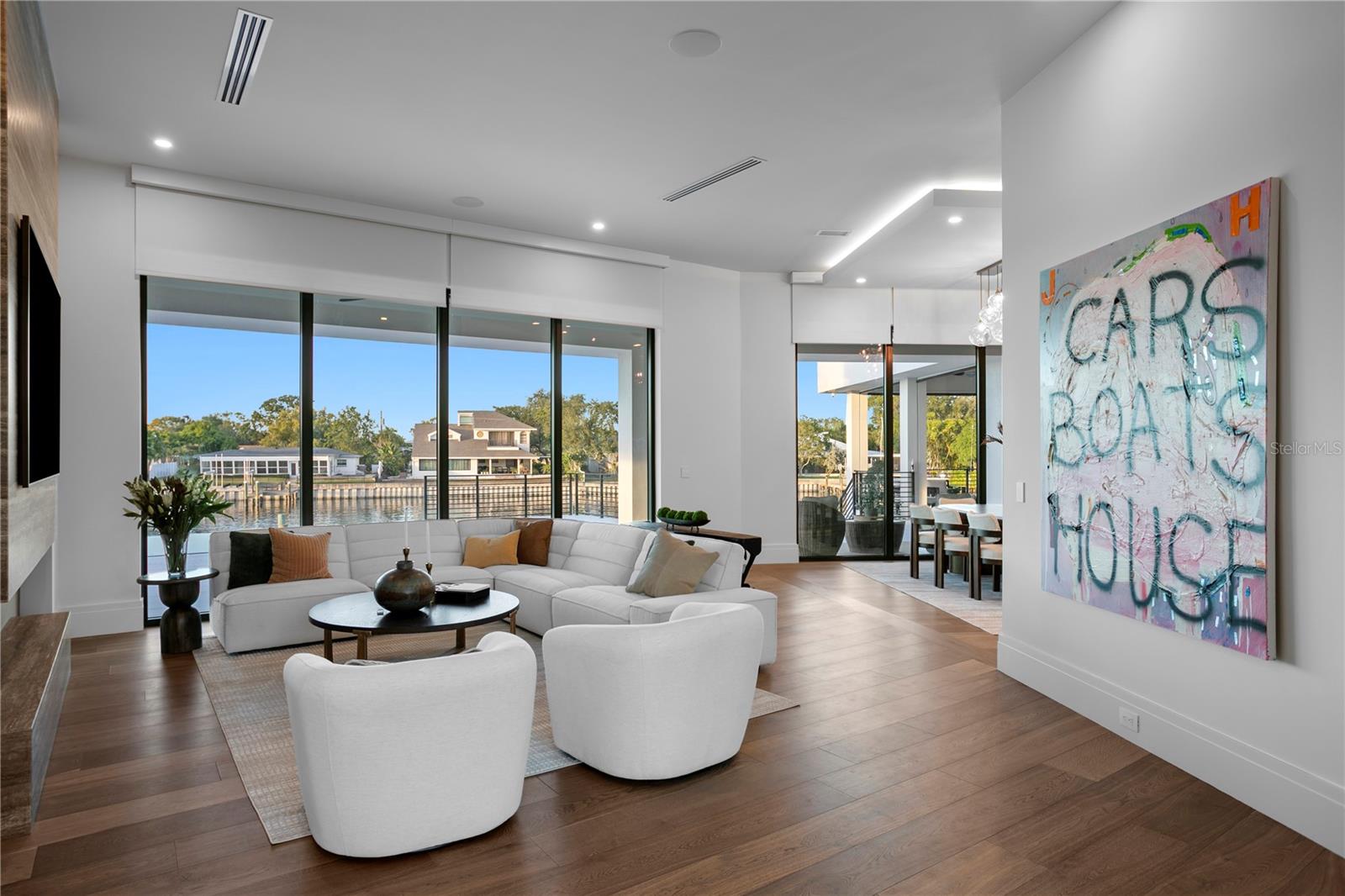 TB8449312 Property Photo