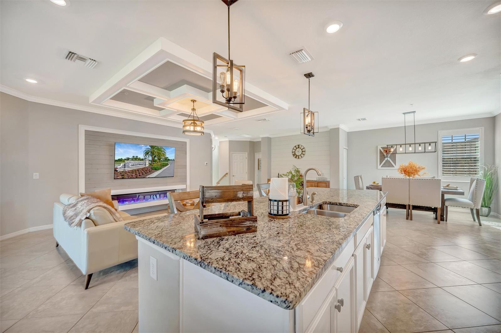 17637 GAWTHROP DR #102, BRADENTON, FL, 34211