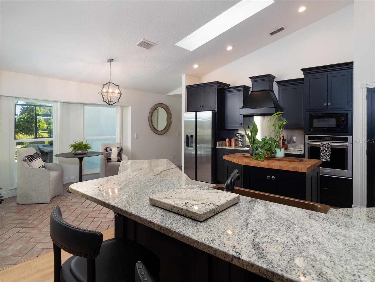 OM713766 Property Photo