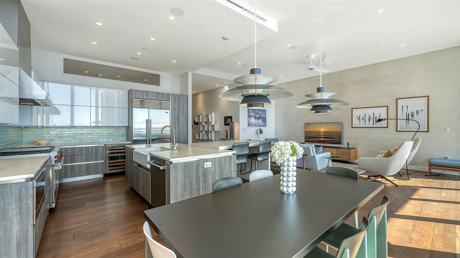 300 S PINEAPPLE AVE #902, SARASOTA, FL, 34236