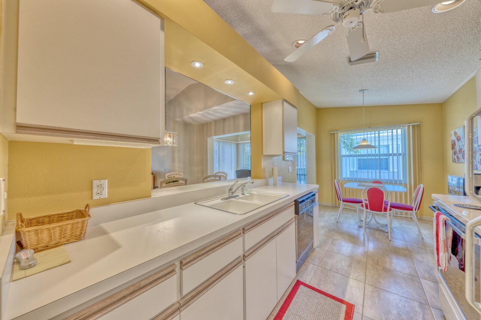 5634 SHEFFIELD GREENE CIR #18, SARASOTA, FL, 34235