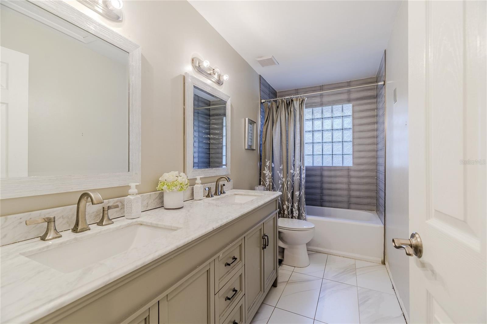 821 HIGHPOINT DR, PORT ORANGE, FL, 32127