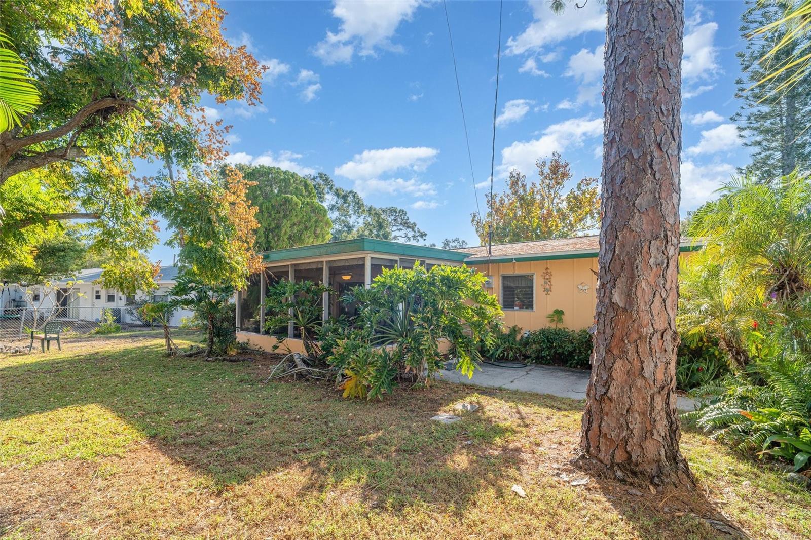 4652 MACEACHEN BLVD, SARASOTA, FL, 34233