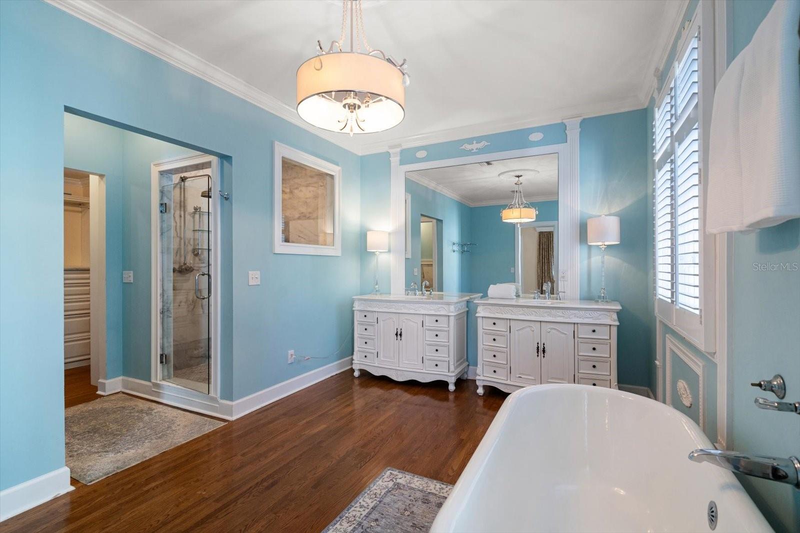 TB8449464 Property Photo