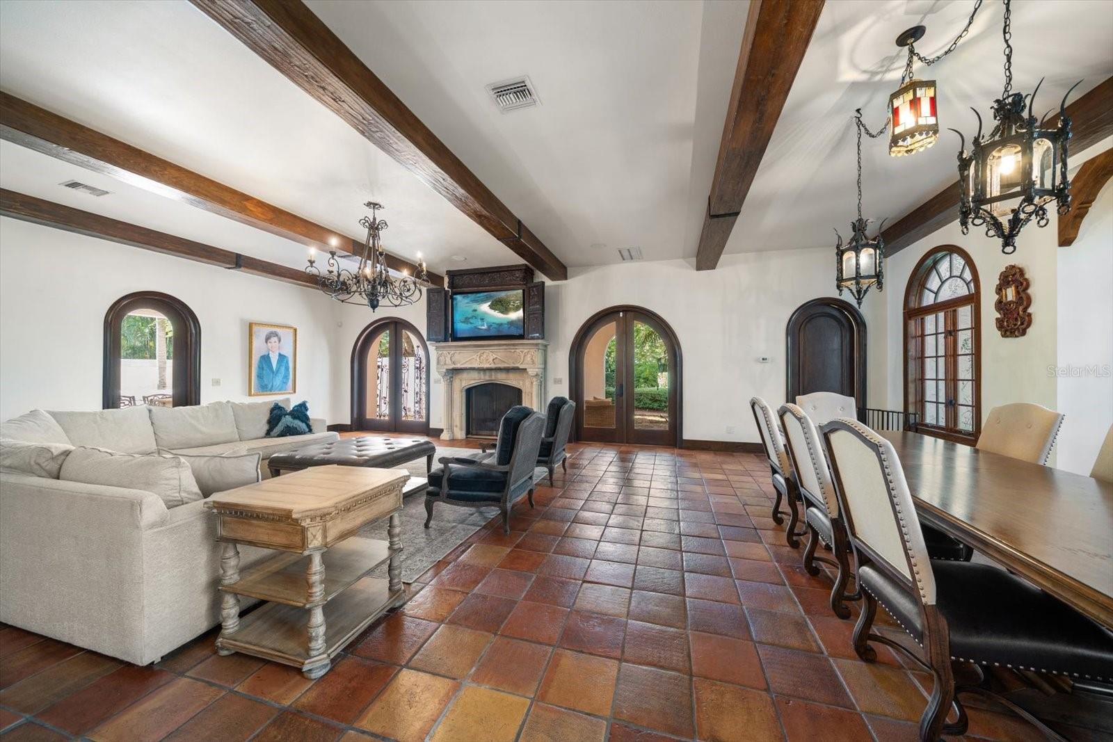 TB8449464 Property Photo