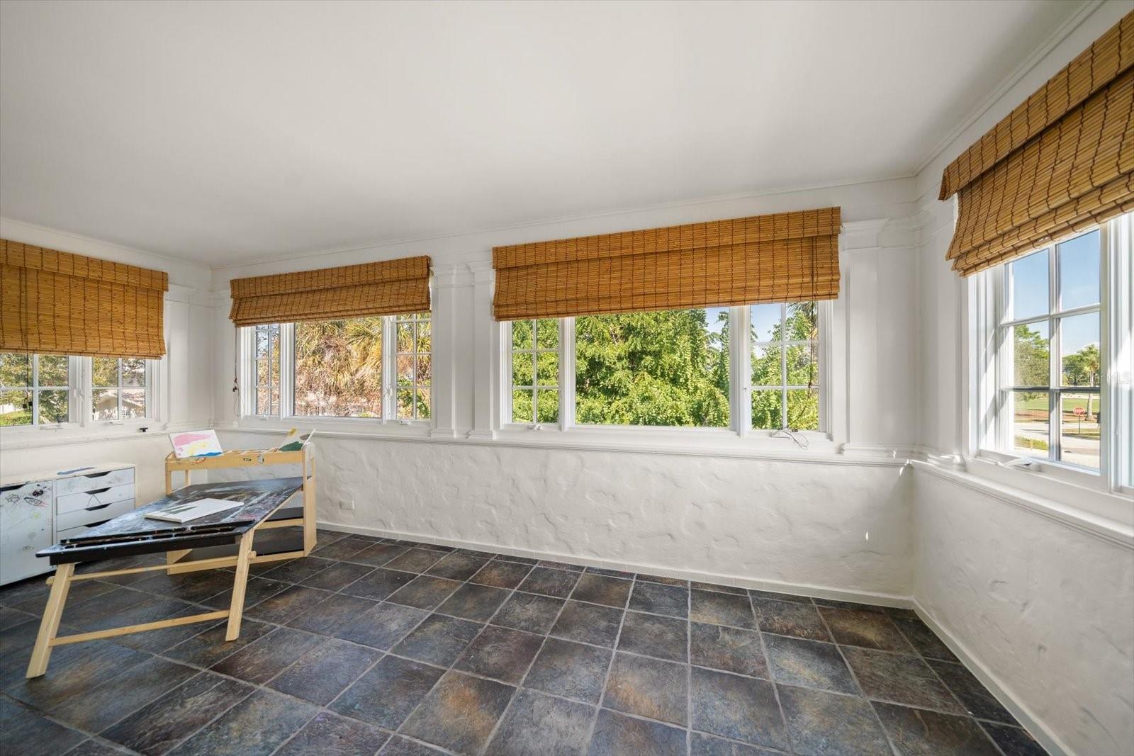 TB8449464 Property Photo