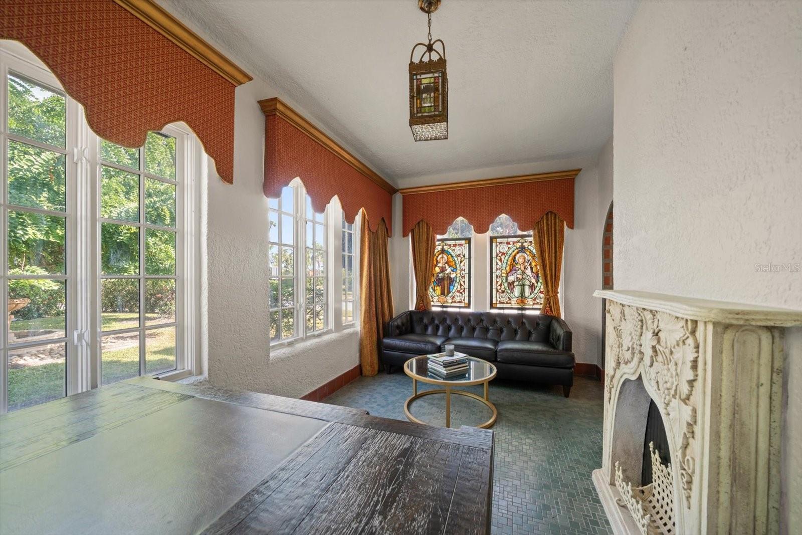 TB8449464 Property Photo