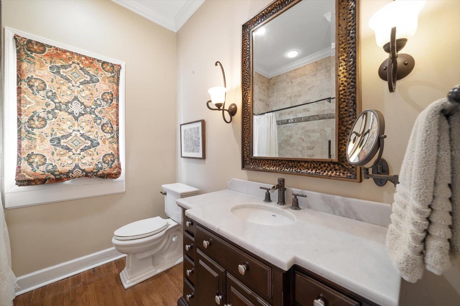 TB8449464 Property Photo