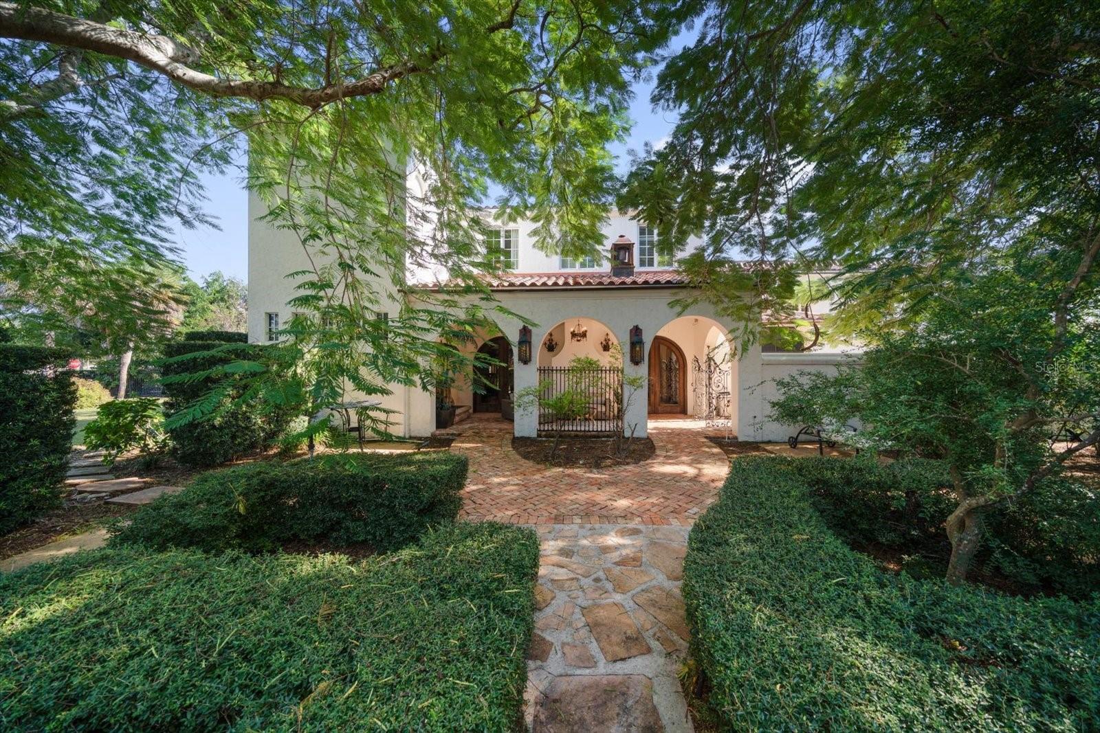 TB8449464 Property Photo