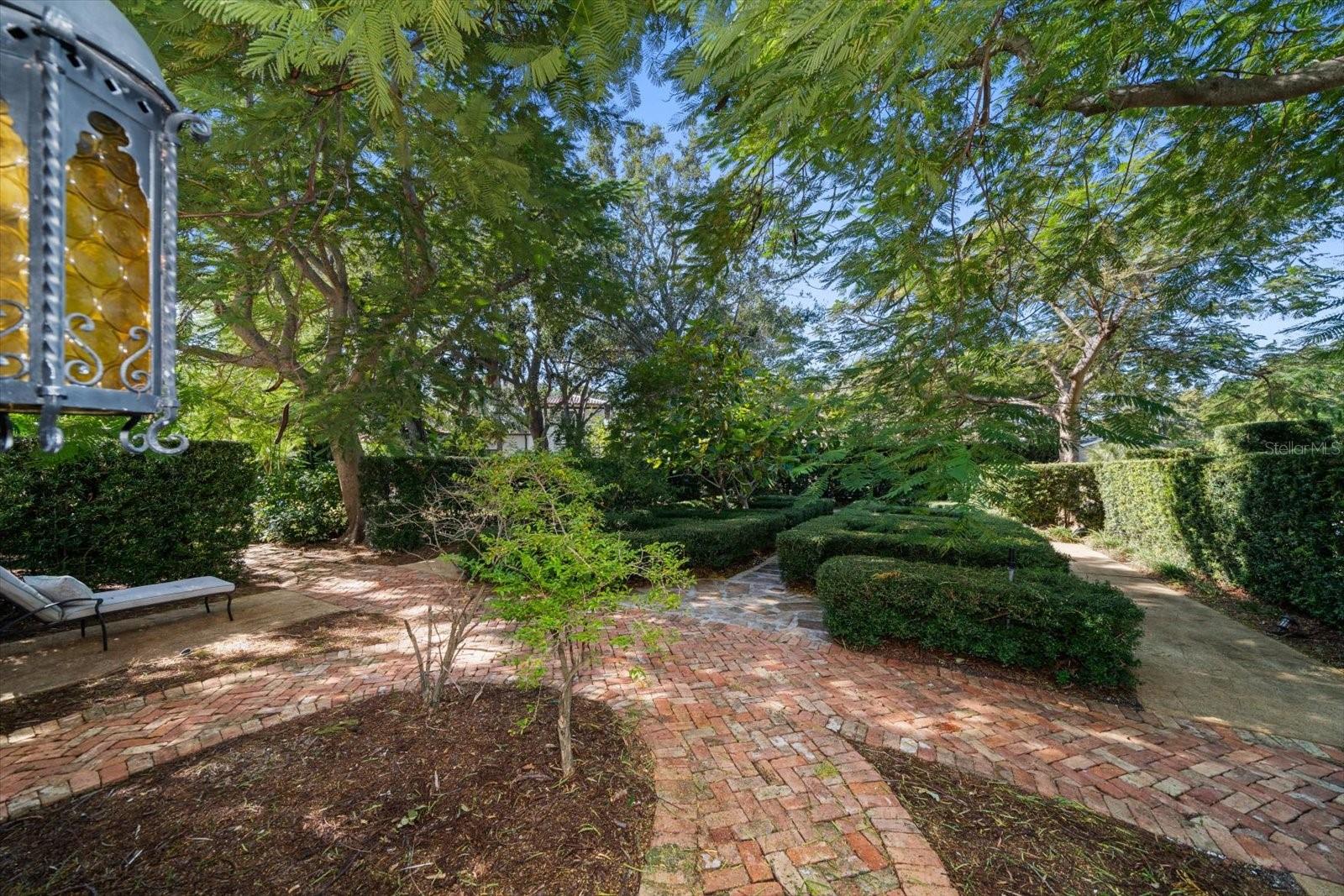 TB8449464 Property Photo