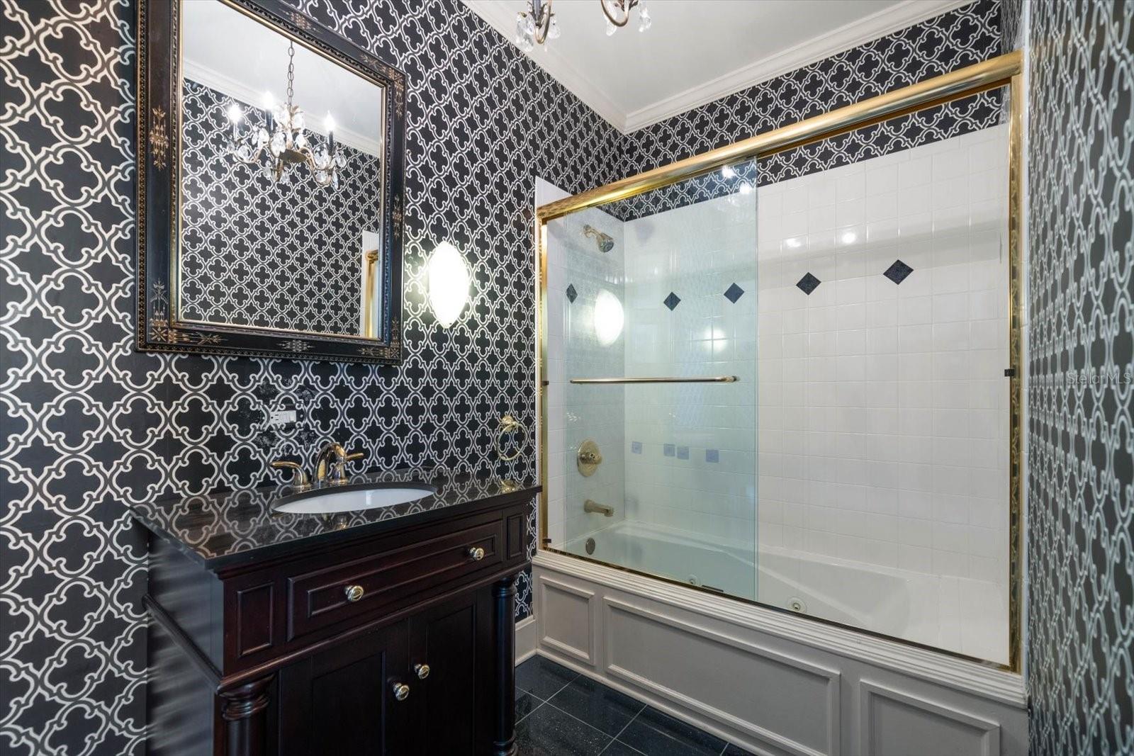 TB8449464 Property Photo