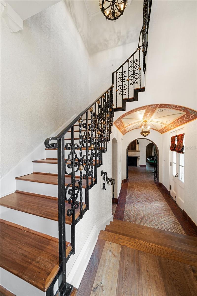 TB8449464 Property Photo