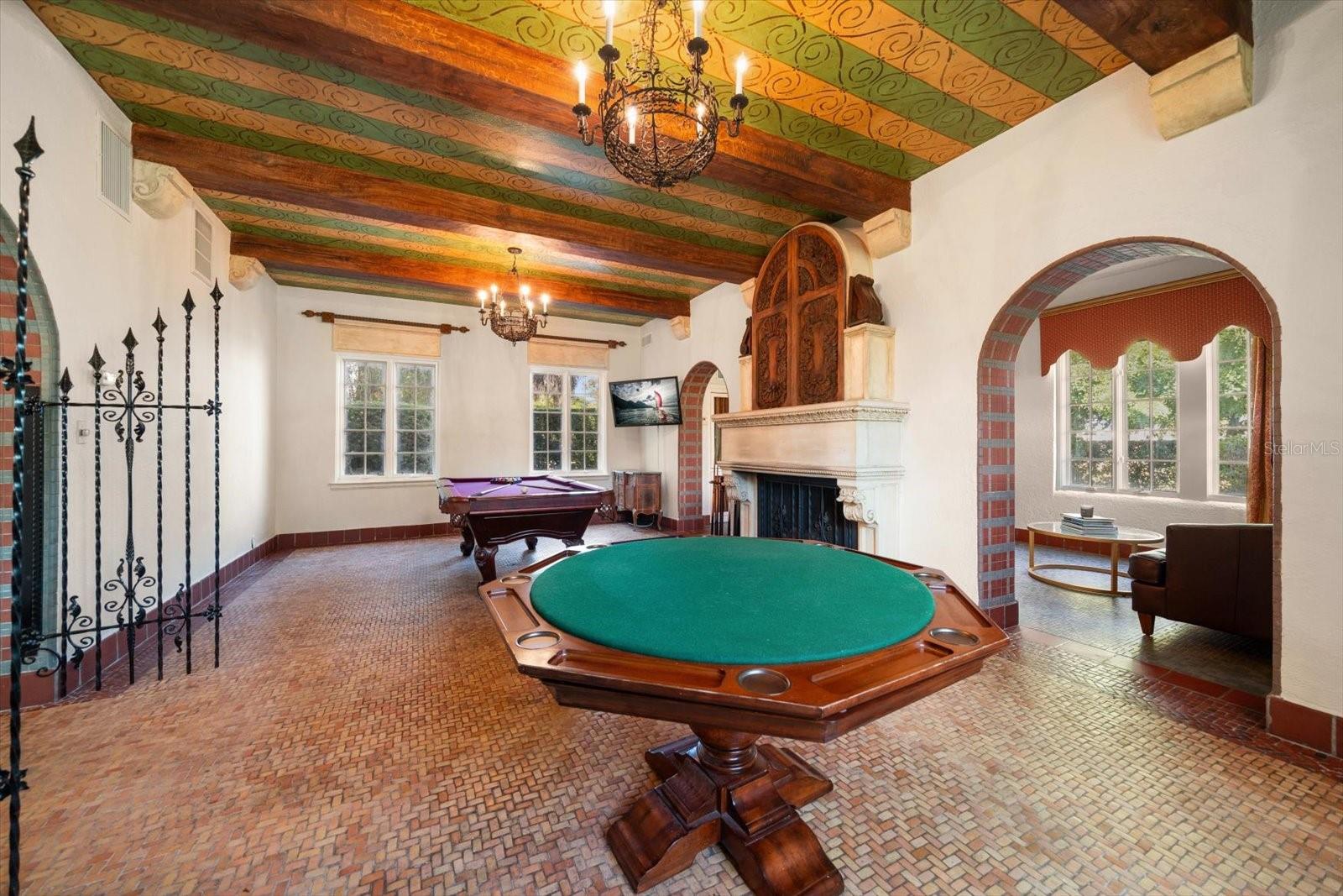 TB8449464 Property Photo