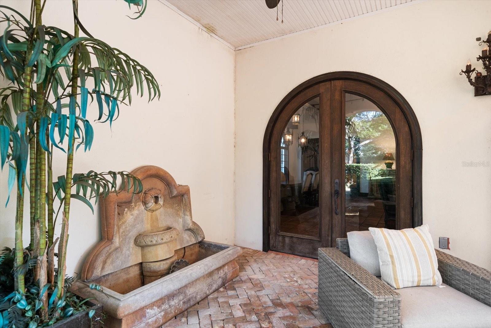 TB8449464 Property Photo