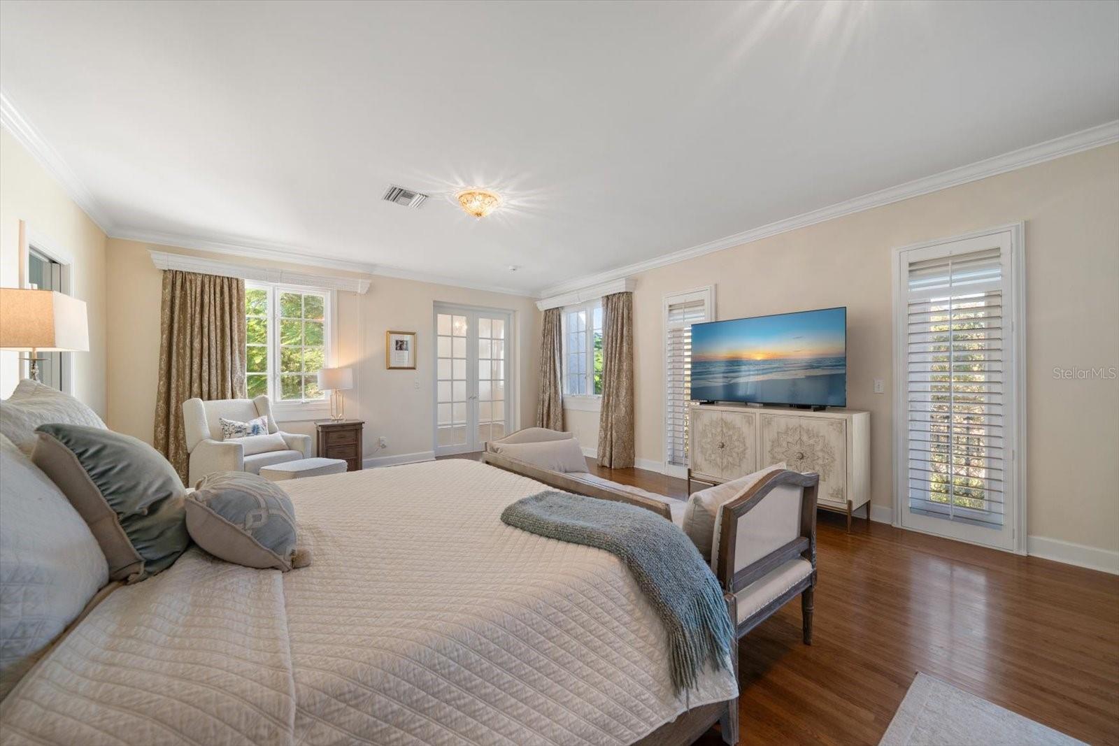 TB8449464 Property Photo