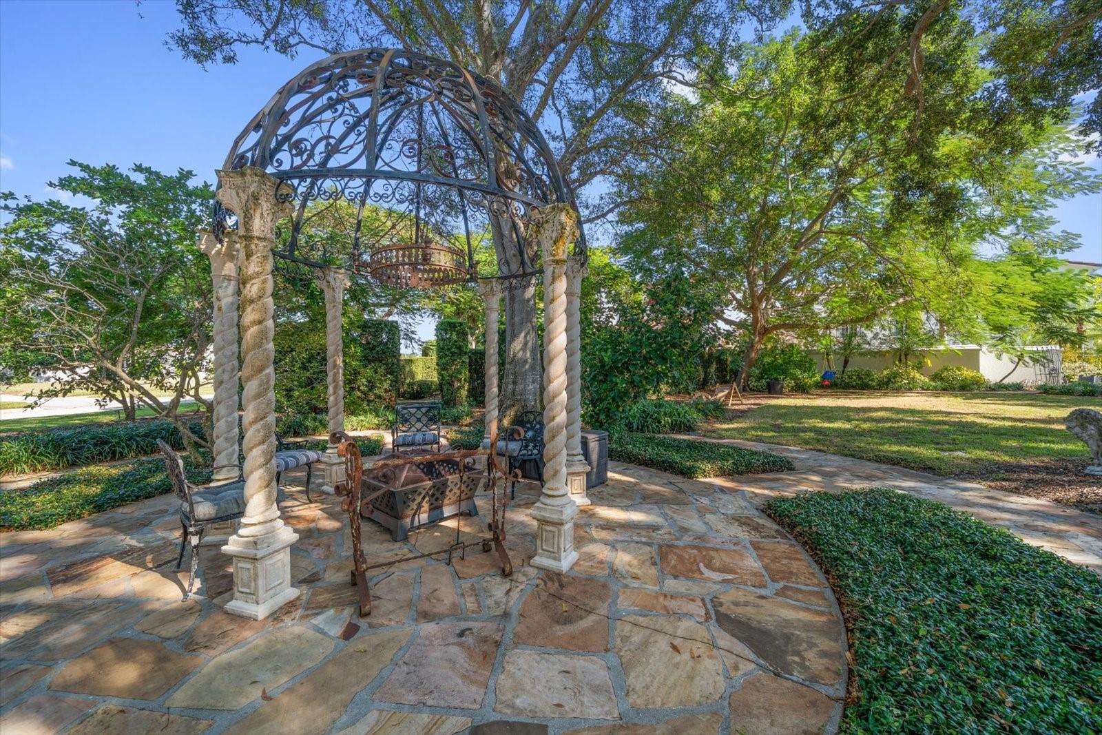 TB8449464 Property Photo