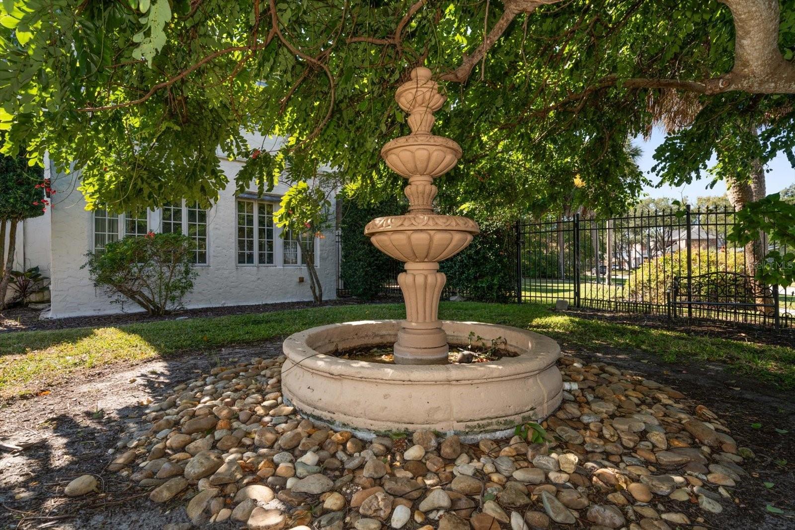 TB8449464 Property Photo