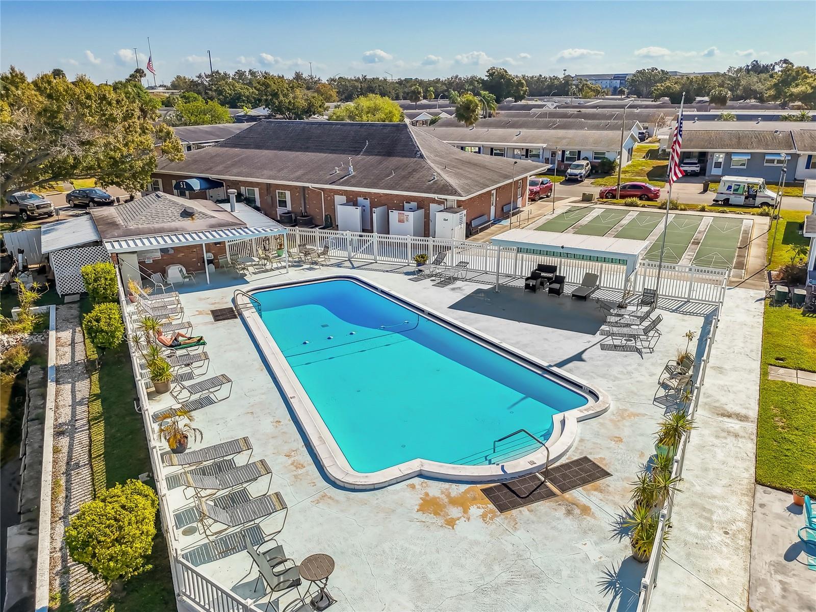 5122 IRIS DR N #12, PINELLAS PARK, FL, 33782