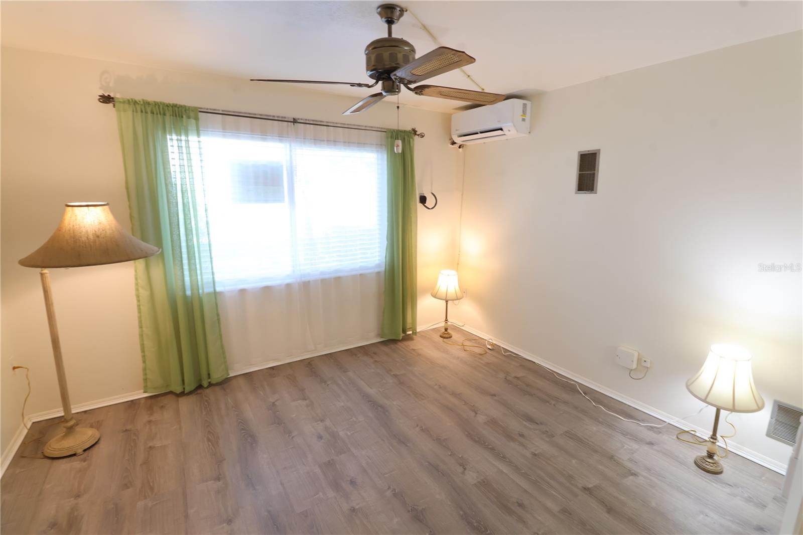 A4672598 Property Photo