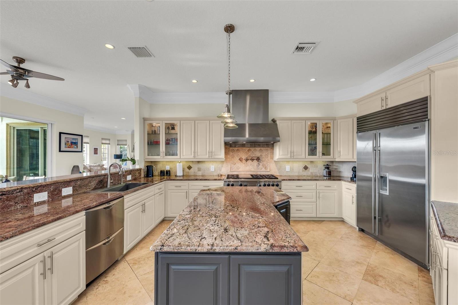 A4672604 Property Photo